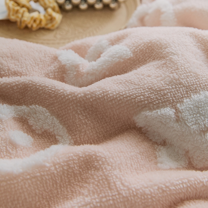 91家纺网 家纺一手货源 找家纺 花沐 2023新款轻奢提花牛奶绒四件套 提花浅粉色