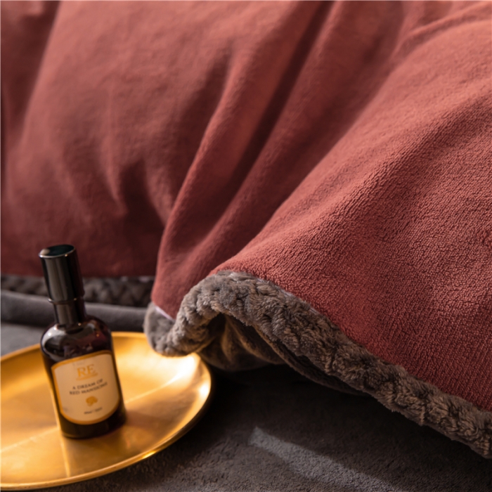 91家纺网 家纺一手货源 找家纺 吾诺 2022新款牛奶绒双拼色四件套风格二双拼焦糖