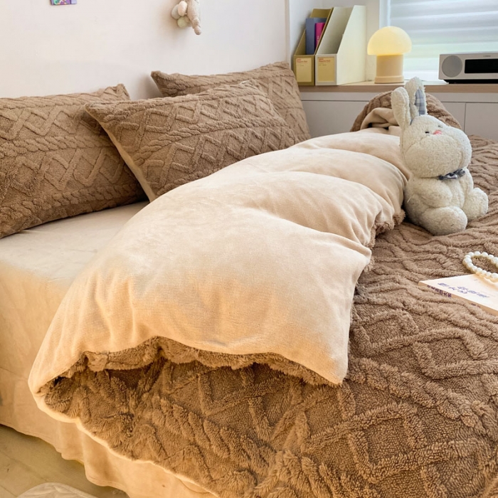 91家纺网 家纺一手货源 找家纺 金爱家 2023新款塔芙绒牛奶绒防静电四件套 塔芙绒-咖