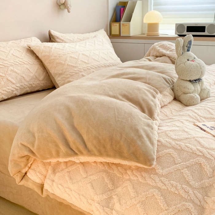 91家纺网 家纺一手货源 找家纺 金爱家 2023新款塔芙绒牛奶绒防静电四件套 塔芙绒-奶油米