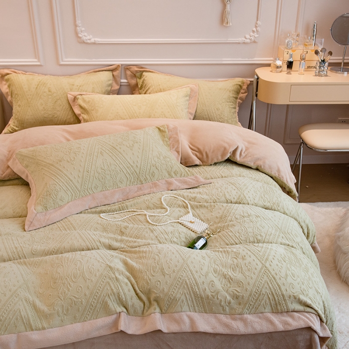 91家纺网 家纺一手货源 找家纺 丝幔新款全消光5D雕花牛奶绒四件套 欧式烂花-抹茶绿