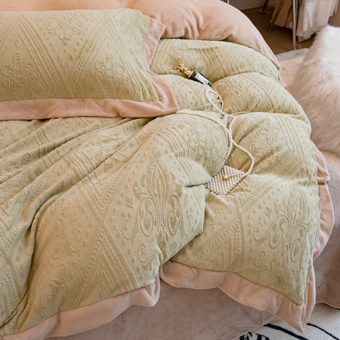 91家纺网 家纺一手货源 找家纺 丝幔新款全消光5D雕花牛奶绒四件套 欧式烂花-抹茶绿