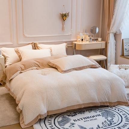 91家纺网 家纺一手货源 找家纺 丝幔新款全消光5D雕花牛奶绒四件套 欧式烂花-奶油白