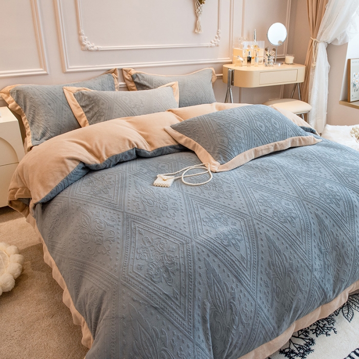 91家纺网 家纺一手货源 找家纺 丝幔新款全消光5D雕花牛奶绒四件套 欧式烂花-气质灰