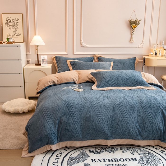 91家纺网 家纺一手货源 找家纺 丝幔新款全消光5D雕花牛奶绒四件套 欧式烂花-轻奢蓝