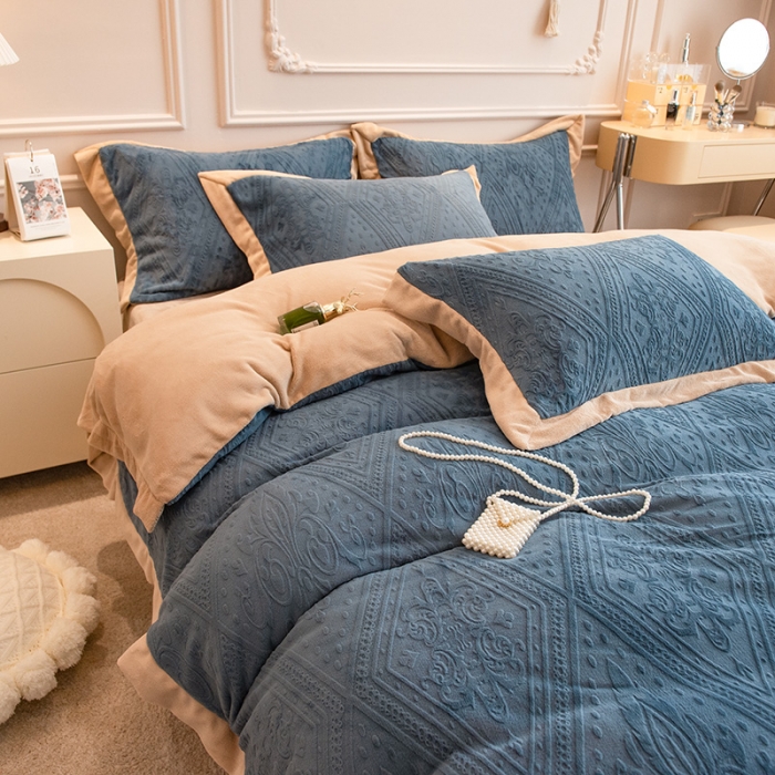 91家纺网 家纺一手货源 找家纺 丝幔新款全消光5D雕花牛奶绒四件套 欧式烂花-轻奢蓝