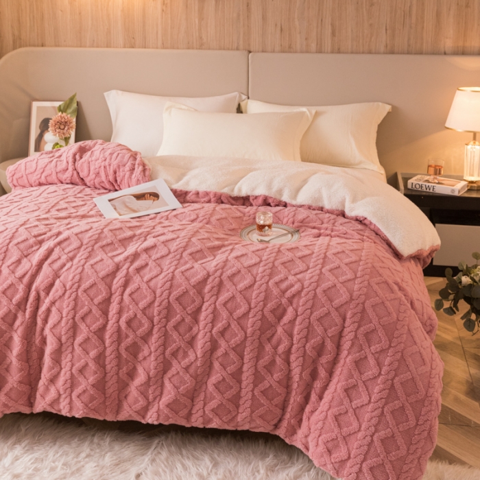 91家纺网 家纺一手货源 找家纺 简爱-2025舒棉绒羊羔绒单被套多功能毯 菱形茉格-豆沙
