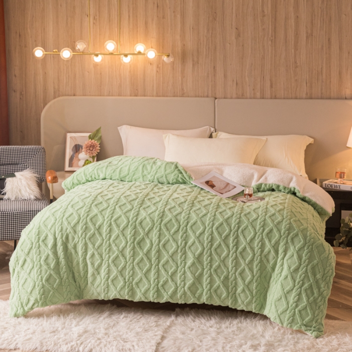 91家纺网 家纺一手货源 找家纺 简爱-2025舒棉绒羊羔绒单被套多功能毯 菱形茉格-海藻绿