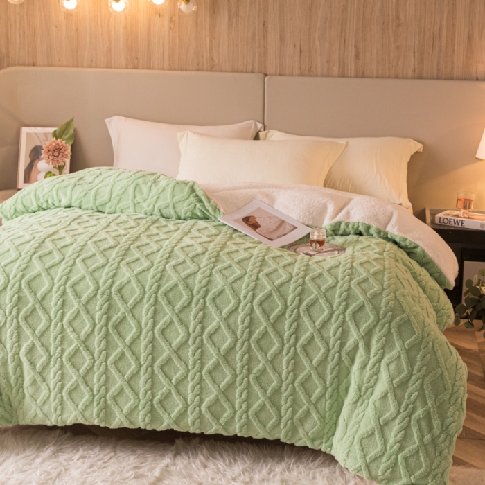 91家纺网 家纺一手货源 找家纺 简爱-2025舒棉绒羊羔绒单被套多功能毯 菱形茉格-海藻绿