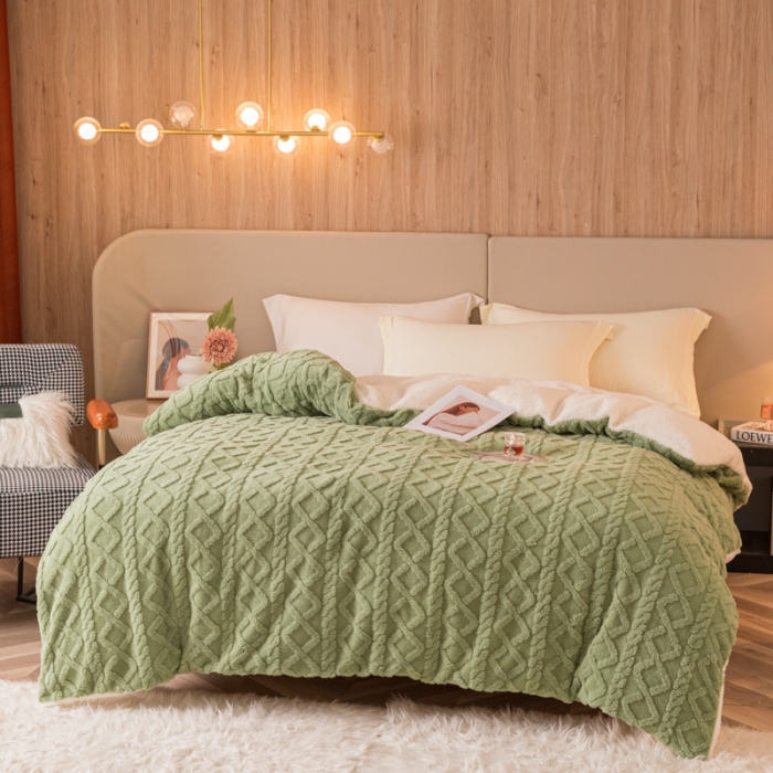 91家纺网 家纺一手货源 找家纺 简爱-2025舒棉绒羊羔绒单被套多功能毯 菱形茉格-抹茶绿