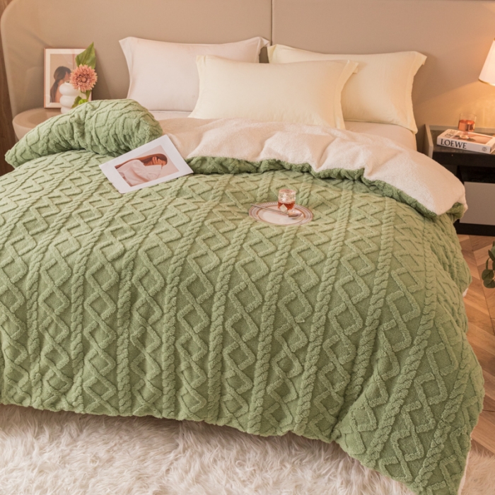 91家纺网 家纺一手货源 找家纺 简爱-2025舒棉绒羊羔绒单被套多功能毯 菱形茉格-抹茶绿