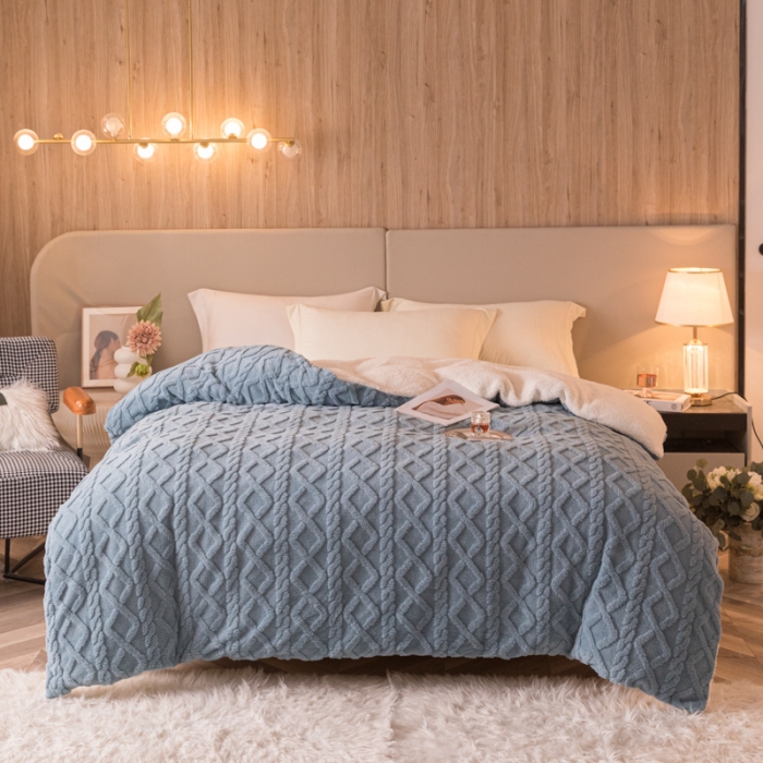 91家纺网 家纺一手货源 找家纺 简爱-2025舒棉绒羊羔绒单被套多功能毯 菱形茉格-暮色蓝