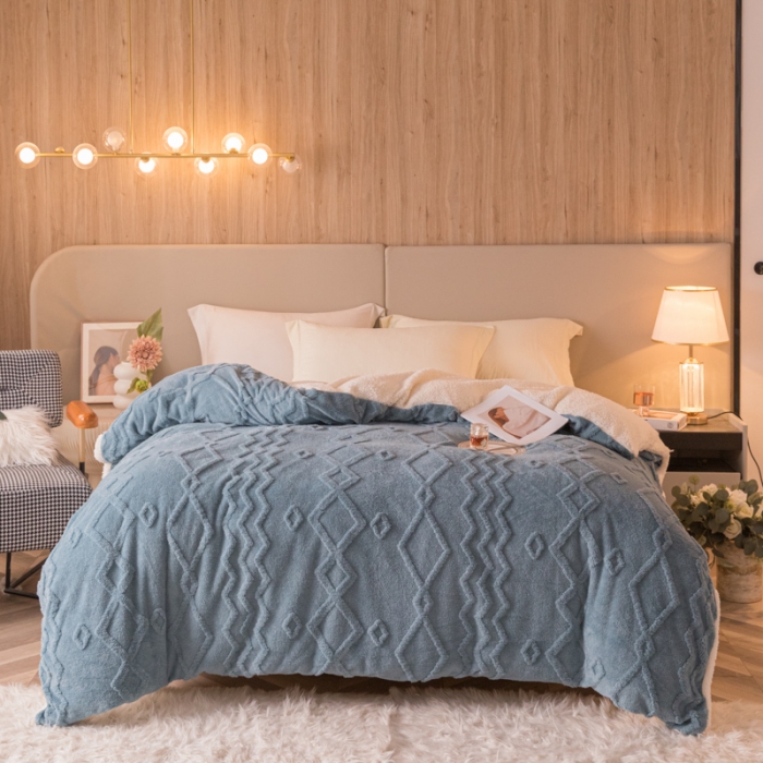 91家纺网 家纺一手货源 找家纺 简爱-2025舒棉绒羊羔绒单被套多功能毯 纹路菱形格-暮色蓝