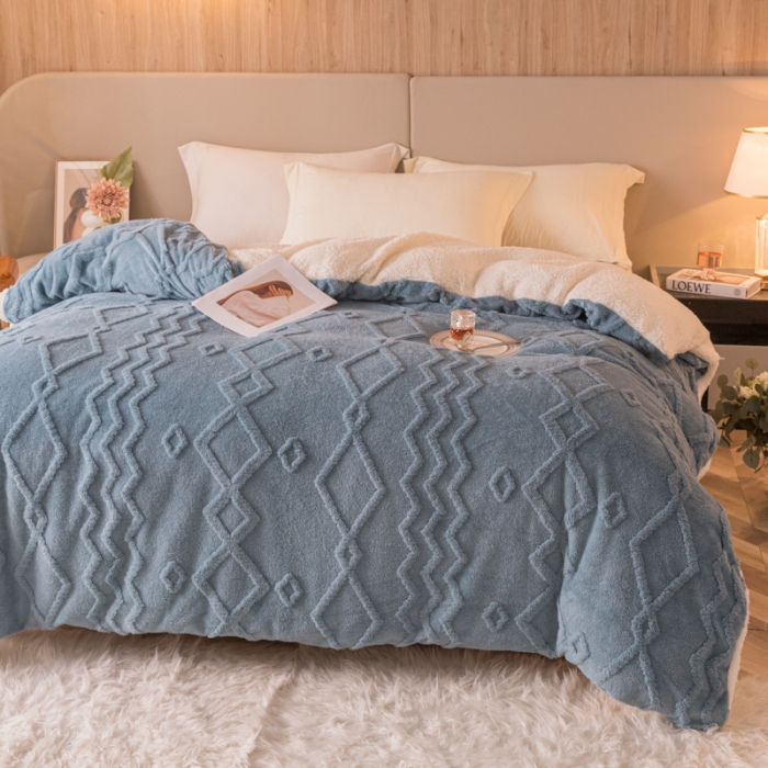 91家纺网 家纺一手货源 找家纺 简爱-2025舒棉绒羊羔绒单被套多功能毯 纹路菱形格-暮色蓝