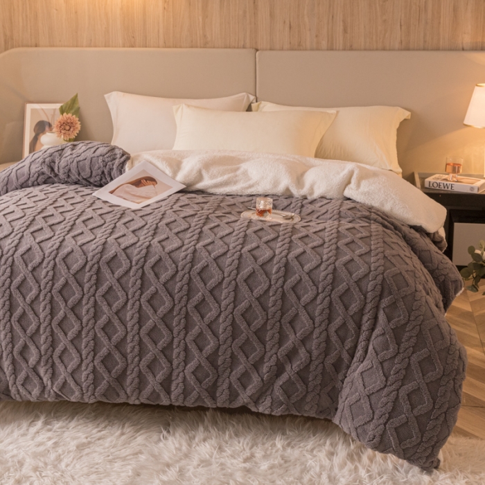 91家纺网 家纺一手货源 找家纺 简爱-2025舒棉绒羊羔绒单被套多功能毯 菱形茉格-儒雅灰