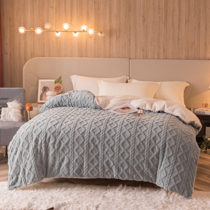 91家纺网 家纺一手货源 找家纺 简爱-2025舒棉绒羊羔绒单被套多功能毯 菱形茉格-绅士灰