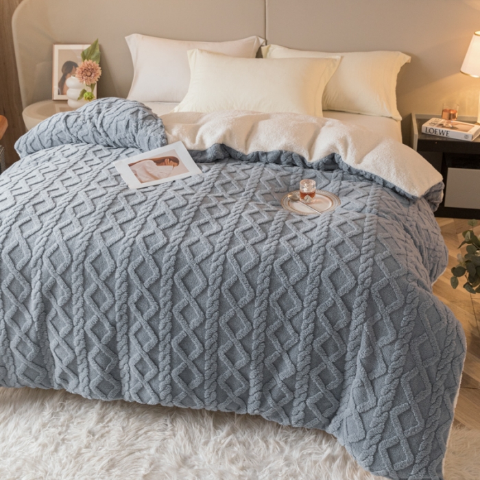 91家纺网 家纺一手货源 找家纺 简爱-2025舒棉绒羊羔绒单被套多功能毯 菱形茉格-雾霾蓝