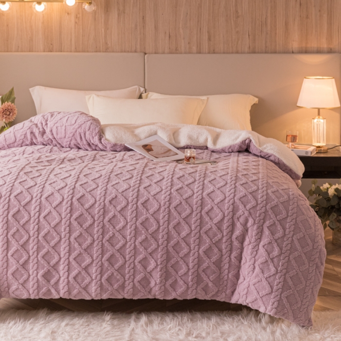 91家纺网 家纺一手货源 找家纺 简爱-2025舒棉绒羊羔绒单被套多功能毯 菱形茉格-香芋紫