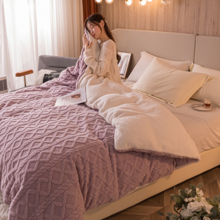 91家纺网 家纺一手货源 找家纺 简爱-2025舒棉绒羊羔绒单被套多功能毯 菱形茉格-香芋紫