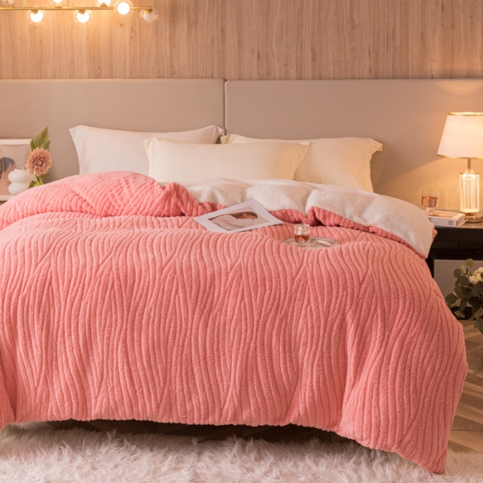 91家纺网 家纺一手货源 找家纺 简爱-2025舒棉绒羊羔绒单被套多功能毯 水漾纹-樱花粉