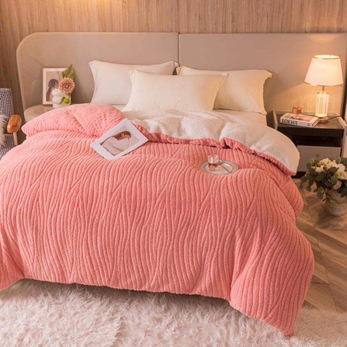 91家纺网 家纺一手货源 找家纺 简爱-2025舒棉绒羊羔绒单被套多功能毯 水漾纹-樱花粉