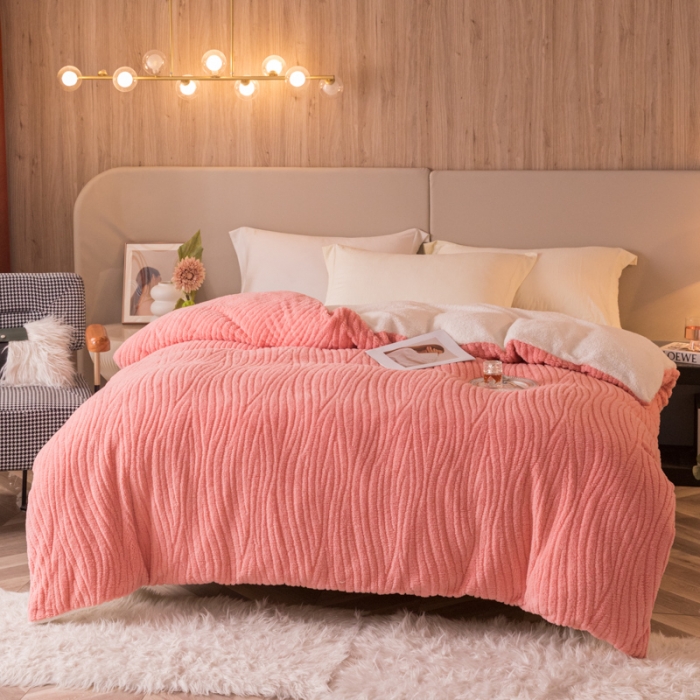 91家纺网 家纺一手货源 找家纺 简爱-2025舒棉绒羊羔绒单被套多功能毯 水漾纹-樱花粉