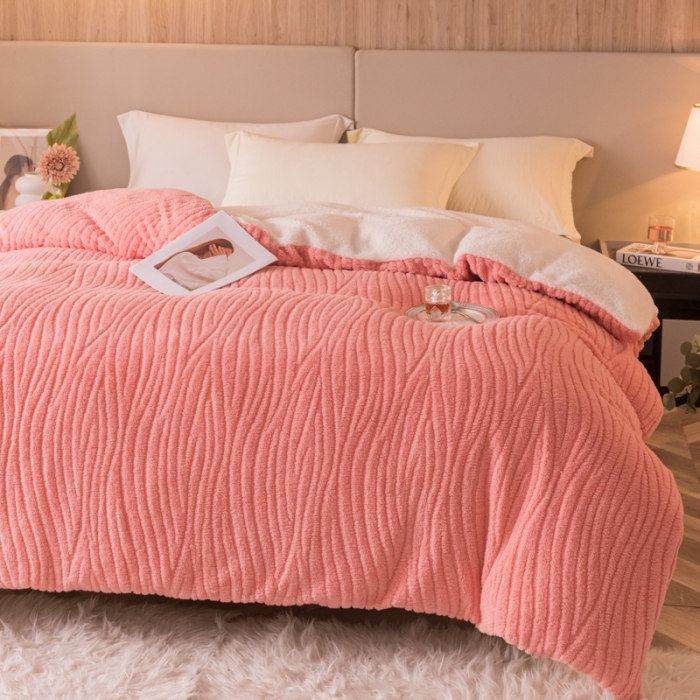 91家纺网 家纺一手货源 找家纺 简爱-2025舒棉绒羊羔绒单被套多功能毯 水漾纹-樱花粉