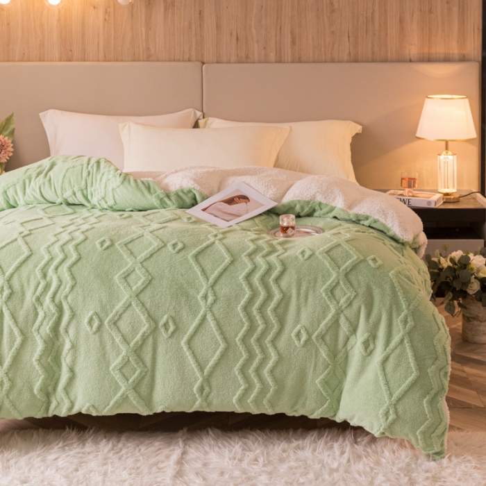91家纺网 家纺一手货源 找家纺 简爱-2025舒棉绒羊羔绒单被套多功能毯 纹路菱形格-海藻绿