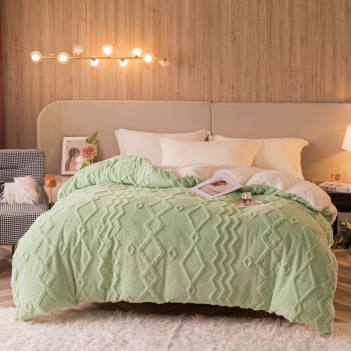 91家纺网 家纺一手货源 找家纺 简爱-2025舒棉绒羊羔绒单被套多功能毯 纹路菱形格-海藻绿