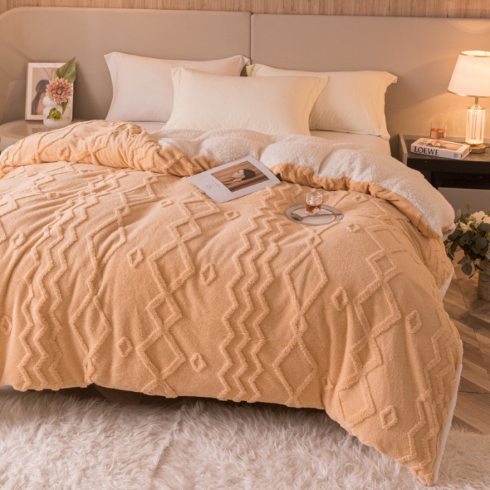 91家纺网 家纺一手货源 找家纺 简爱-2025舒棉绒羊羔绒单被套多功能毯 纹路菱形格-姜黄