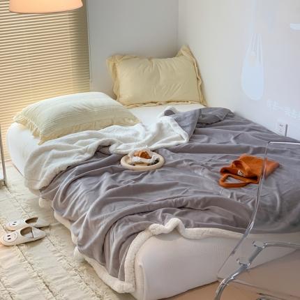 91家纺网 家纺一手货源 找家纺 六巷胡同  2022新款居家博主风纯色羊羔绒毯 浅灰