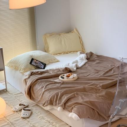 91家纺网 家纺一手货源 找家纺 （总）六巷胡同  2022新款居家博主风纯色羊羔绒毯