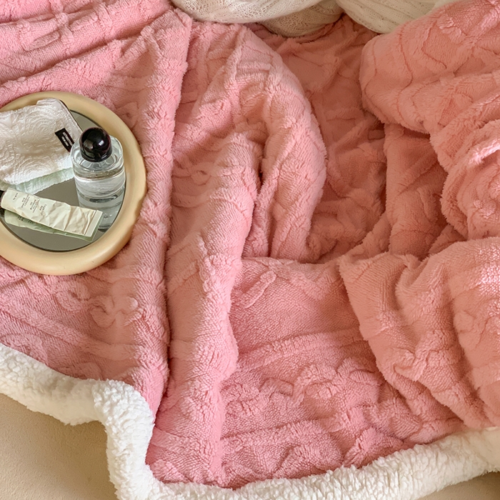91家纺网 家纺一手货源 找家纺 昔可家纺 2022新款ins风纯色保暖塔塔绒多功能毛毯 波纹粉
