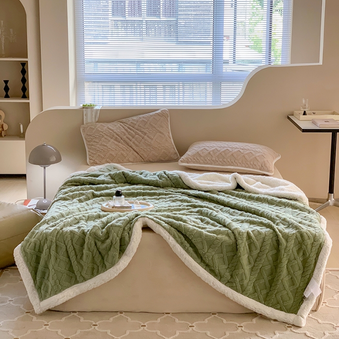 91家纺网 家纺一手货源 找家纺 昔可家纺 2022新款ins风纯色保暖塔塔绒多功能毛毯 波纹绿