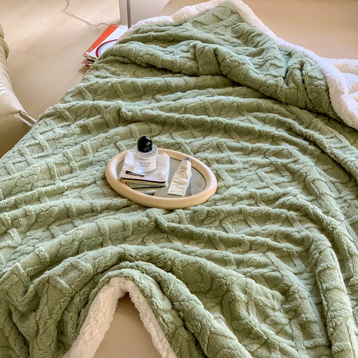91家纺网 家纺一手货源 找家纺 昔可家纺 2022新款ins风纯色保暖塔塔绒多功能毛毯 波纹绿