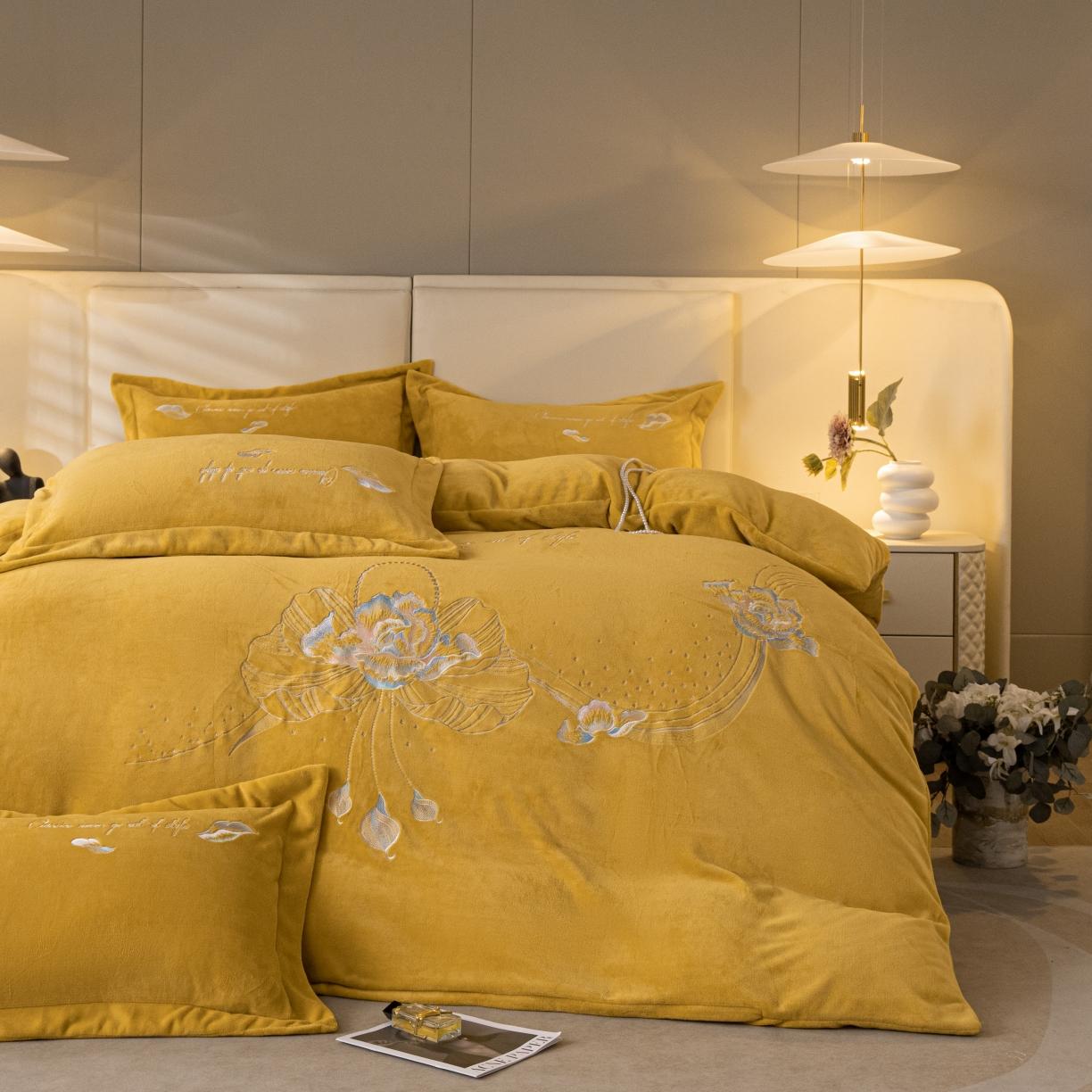 91家纺网 家纺一手货源 找家纺 凡客 2022新款亲肤牛奶绒四件套-倩影系列 黄