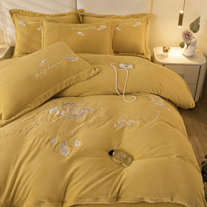 91家纺网 家纺一手货源 找家纺 凡客 2022新款亲肤牛奶绒四件套-倩影系列 黄