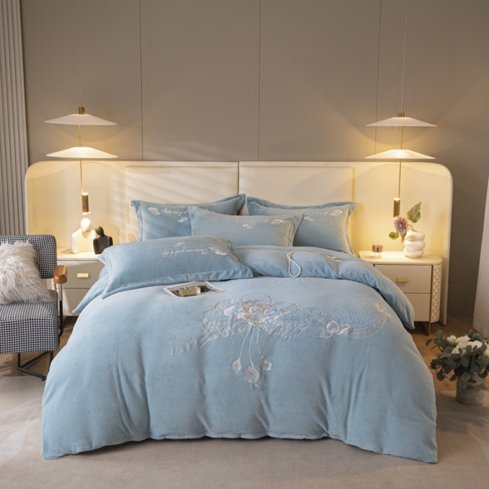 91家纺网 家纺一手货源 找家纺 凡客 2022新款亲肤牛奶绒四件套-倩影系列 梵星绿