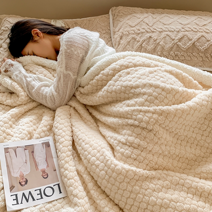 91家纺网 家纺一手货源 找家纺 昔可家纺 2022新款ins风纯色保暖塔塔绒多功能毛毯 小波点米