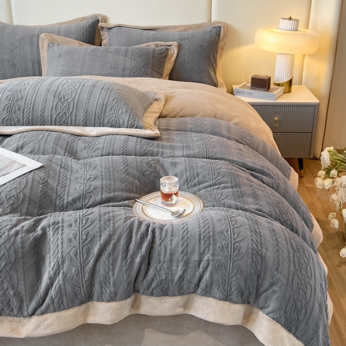 91家纺网 家纺一手货源 找家纺 梦享生活 新款高克重欧式烂花全消光亲肤牛奶绒四件套 欧式烂花-花枝灰