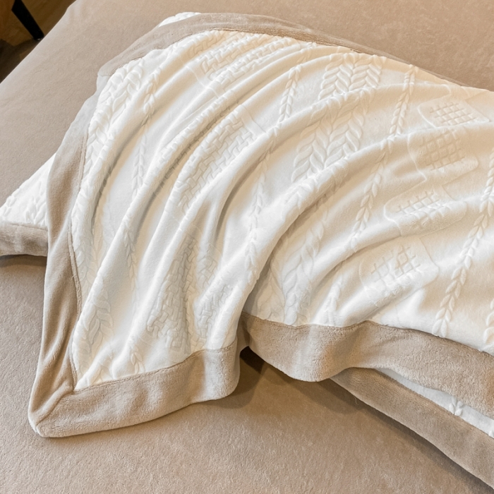 91家纺网 家纺一手货源 找家纺 梦享生活 高克重欧式烂花全消光亲肤牛奶绒四件套 菱形格白