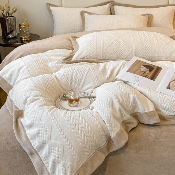 91家纺网 家纺一手货源 找家纺 梦享生活 高克重欧式烂花全消光亲肤牛奶绒四件套 菱形格白