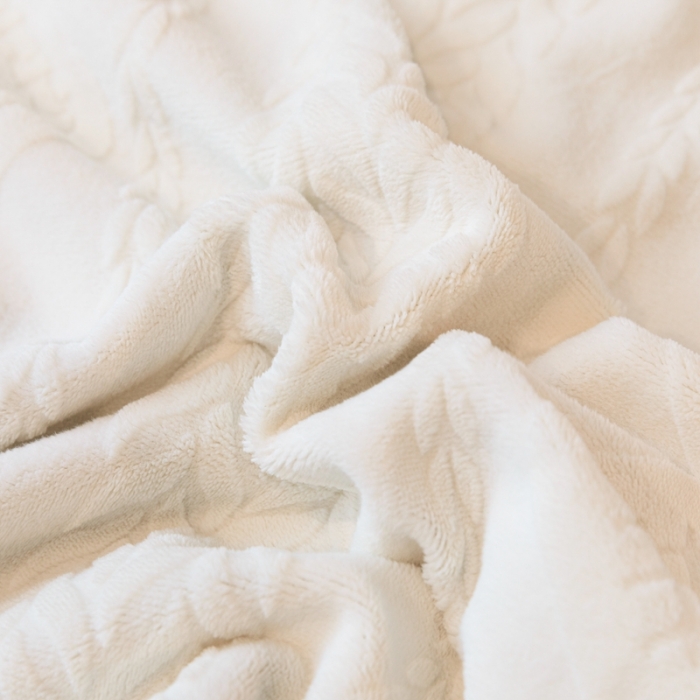 91家纺网 家纺一手货源 找家纺 梦享生活 高克重欧式烂花全消光亲肤牛奶绒四件套 菱形格白