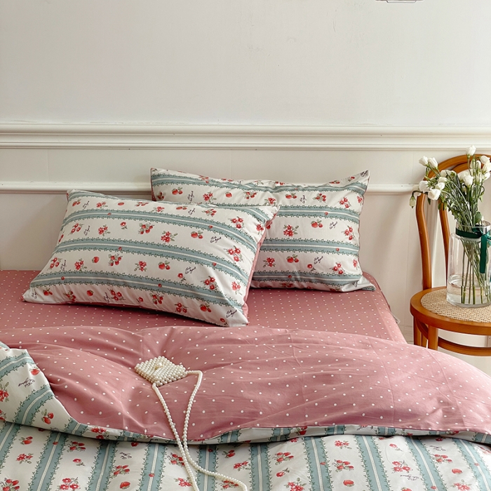 91家纺网 家纺一手货源 找家纺 昔可家纺 2022新款仙女风全棉爱丽丝系列印花四件套 爱莉草莓