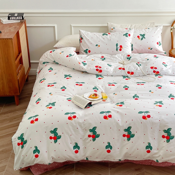 91家纺网 家纺一手货源 找家纺 昔可家纺 2022新款仙女风全棉爱丽丝系列印花四件套 车厘子红