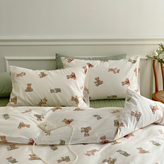 91家纺网 家纺一手货源 找家纺 昔可家纺 2022新款仙女风全棉爱丽丝系列印花四件套 玩偶公仔熊