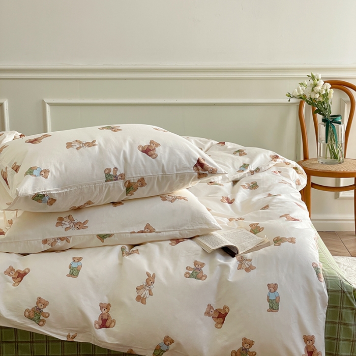 91家纺网 家纺一手货源 找家纺 昔可家纺 2022新款仙女风全棉爱丽丝系列印花四件套 玩偶公仔熊