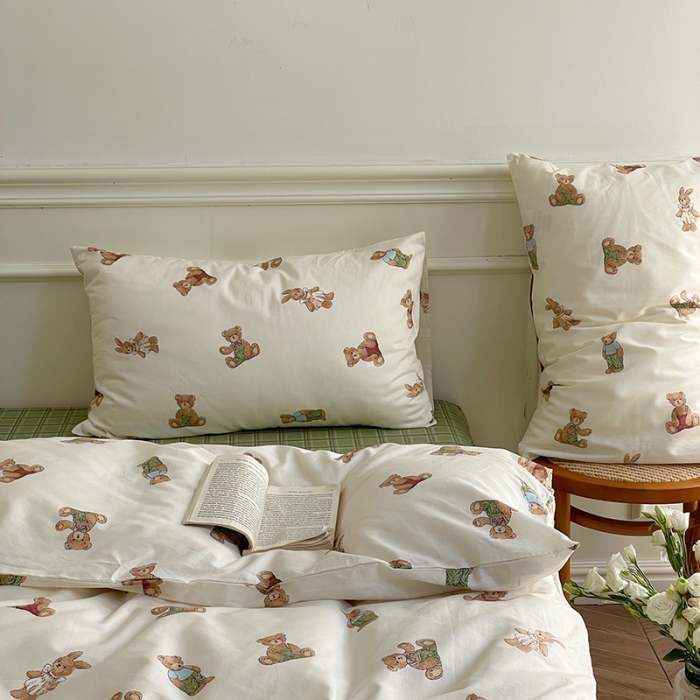 91家纺网 家纺一手货源 找家纺 昔可家纺 2022新款仙女风全棉爱丽丝系列印花四件套 玩偶公仔熊