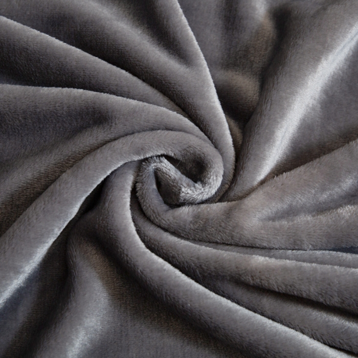 91家纺网 家纺一手货源 找家纺 卡琪曼 2022新款纯色双层牛奶绒复合披肩毯 灰色