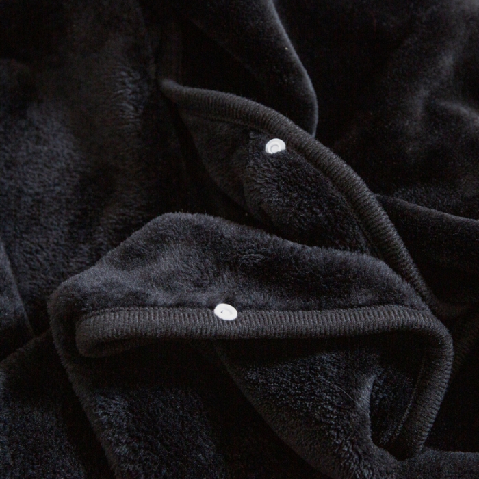 91家纺网 家纺一手货源 找家纺 卡琪曼 2022新款纯色双层牛奶绒复合披肩毯 星空灰